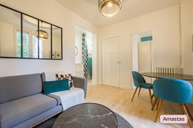 Location
Beau 2 piéces entiérement rénové et meuble