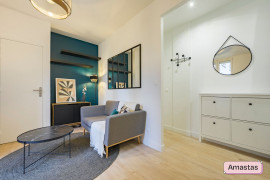 Location
Beau 2 piéces entiérement rénové et meuble