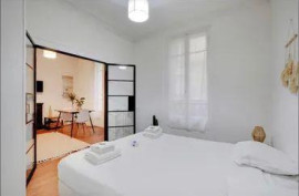 
                                                                                        Location
                                                                                         Beau 2 pièces meublé dispo Janvier Paris 18ème