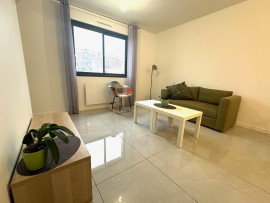 
                                                                                        Location
                                                                                         Beau 2 pièces meublé
Et recent