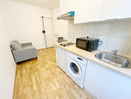 
                                                                                        Location
                                                                                         Beau 2P 25 m² entièrement refait à neuf