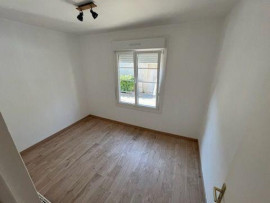 
                                                                                        Location
                                                                                         Beau 2P 30m² rénové RDC