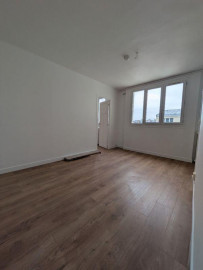 
                                                                                        Location
                                                                                         Beau 2P 40m² refait a neuf proche rue du commerce