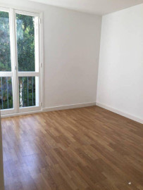 
                                                                                        Location
                                                                                         Beau 2P 46m² très lumineux