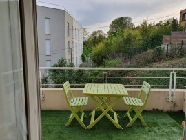 
                                                                                        Location
                                                                                         Beau 2P 60m² avec balcon dans résidence récente