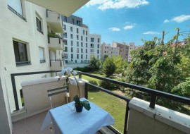 
                                                                                        Location
                                                                                         Beau 2P meublé 25m² avec balcon au calme