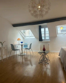 
                                                                                        Location
                                                                                         Beau 2P meublé 28m² avec vue sur la Tour Eiffel