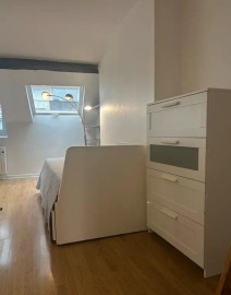 
                                                                                        Location
                                                                                         Beau 2P meublé 28m² avec vue sur la Tour Eiffel