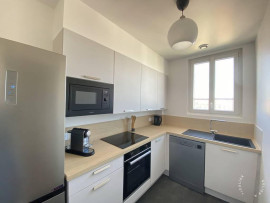 
                                                                                        Location
                                                                                         Beau 2P meublé 36m²  refait à neuf - balcons