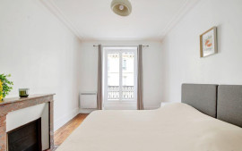 
                                                                                        Location
                                                                                         Beau 2P meublé 40m² refait à neuf
