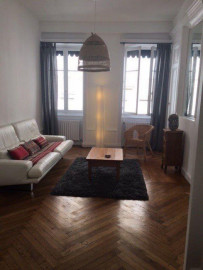 
                                                                                        Location
                                                                                         Beau 2P meublé 42m²