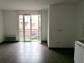 
                                                                                        Location
                                                                                         Beau 2P meublé 45m² avec balcon et parking