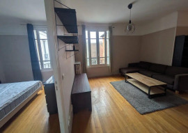 
                                                                                        Location
                                                                                         Beau 2P meublé 49m²