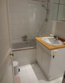 
                                                                                        Location
                                                                                         Beau 3 pièces meublé 60m² lumineux + jardin 73m²