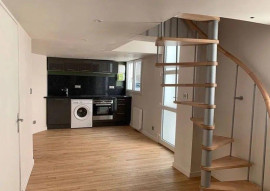 
                                                                                        Location
                                                                                         Beau 3P 43m² en duplex quartier Saint Marc
