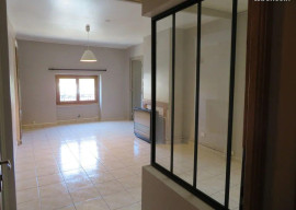 
                                                                                        Location
                                                                                         Beau 3P 64m² avec vue magnifique sur la Saône