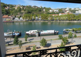 
                                                                                        Location
                                                                                         Beau 3P 64m² avec vue magnifique sur la Saône