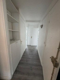 
                                                                                        Location
                                                                                         Beau 3P 70m² rénové et lumineux