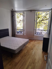 
                                                                                        Location
                                                                                         Beau 3P meublé 49m² très lumineux et agréable