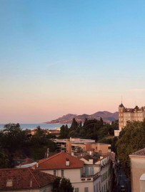 
                                                                                        Location
                                                                                         Beau 3P meublé 55m² avec terrasse sud 10m² Vue mer