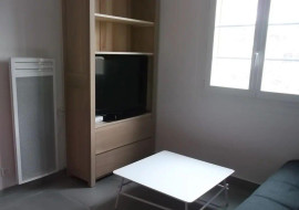 
                                                                                        Location
                                                                                         Beau 3P meublé refait à neuf 49m²