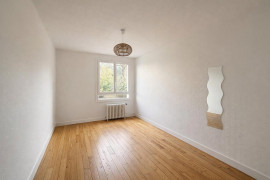 
                                                                                        Location
                                                                                         Beau 3P traversant 53 m² avec parking