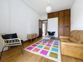 
                                                                                        Location
                                                                                         Beau 4 pièces 72 m²