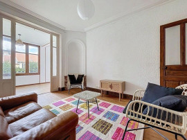 
                                                                                        Location
                                                                                         Beau 4 pièces 72 m²