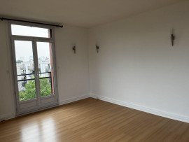 
                                                                                        Location
                                                                                         Beau 4P 70m² avec balcon au calme