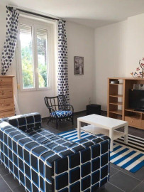
                                                                                        Location
                                                                                         Beau 4P 70m² refait à neuf récemment