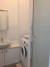 
                                                                                        Location
                                                                                         Beau 4P 70m² refait à neuf récemment