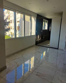 
                                                                                        Location
                                                                                         Beau 4P 72m² en plein centre ville