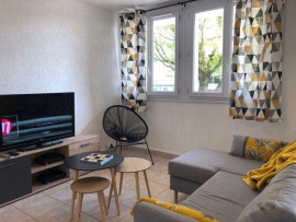 
                                                                                        Location
                                                                                         Beau 4P meublé et rénové 70m² Avignon