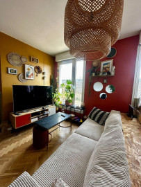 
                                                                                        Location
                                                                                         Beau deux pièces avec grande terrasse