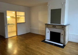 
                                                                                        Location
                                                                                         Beau F2 de 48m² charmant et très lumineux