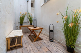 
                                                                                        Location
                                                                                         Beau loft avec terrasse à Montmartre