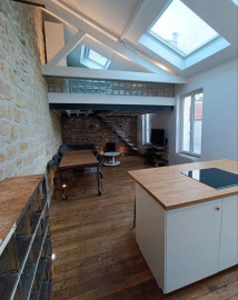 
                                                                                        Location
                                                                                         Beau loft meublé atypique 38m² refait à neuf