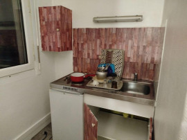
                                                                                        Location
                                                                                         Beau studio 18m² meublé sur cour