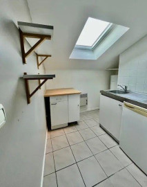 
                                                                                        Location
                                                                                         Beau studio 23m² très lumineux