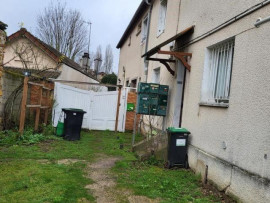 
                                                                                        Location
                                                                                         Beau studio 24m²