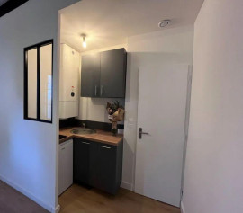 
                                                                                        Location
                                                                                         Beau studio 24m² idéalement situé