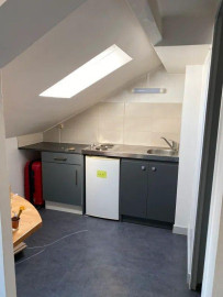 
                                                                                        Location
                                                                                         Beau studio 25 m² proche place Charles VII