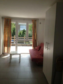 
                                                                                        Location
                                                                                         Beau studio 25m² dans maison calme