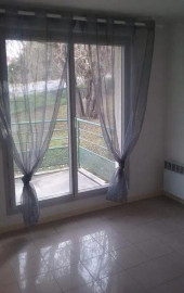 
                                                                                        Location
                                                                                         Beau studio 27m² avec balcon