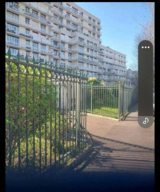 
                                                                                        Location
                                                                                         Beau studio 39m² avec balcon face à la Seine