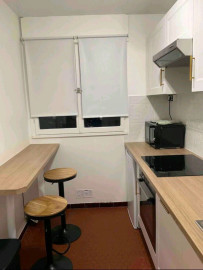 
                                                                                        Location
                                                                                         Beau studio 39m² avec balcon face à la Seine