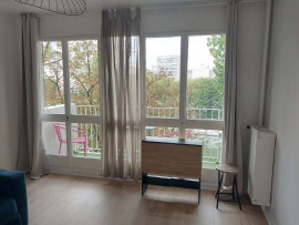 
                                                                                        Location
                                                                                         Beau studio 39m² avec balcon face à la Seine