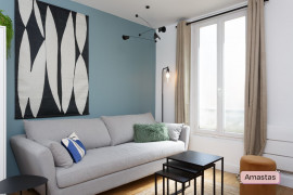 Location
Beau studio avec cuisine séparée