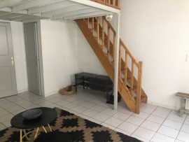 
                                                                                        Location
                                                                                         Beau studio Canut - Rue des chartreux Crois-Rousse