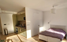 
                                                                                        Location
                                                                                         Beau studio climatisé